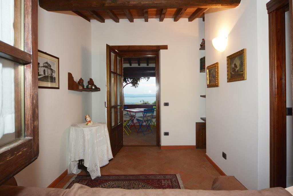 Agriturismo La Bicocca - Apt. "Il Leccio" カステル・リゴーネ エクステリア 写真